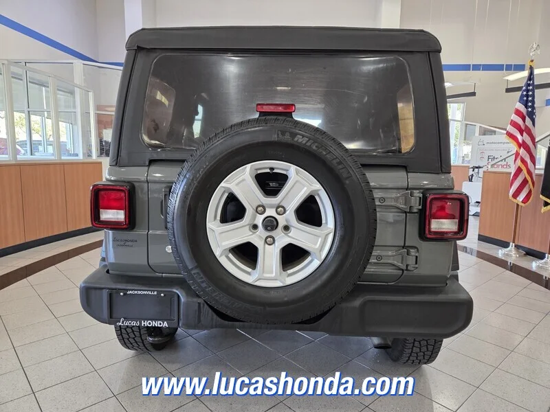 Used 2021 Gray JEEP UNLIMITED SPORT 4X4 image 5