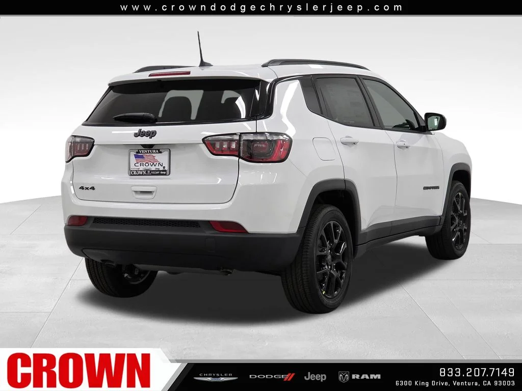 New 2026 Bright White Clearcoat Jeep Latitude image 5