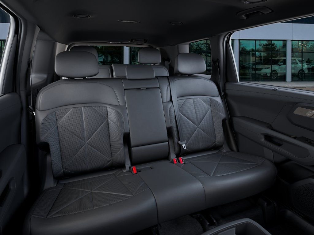 New 2027 Black Kia  image 16