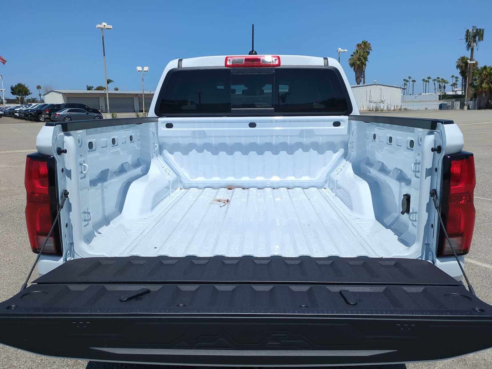 Used 2026 Summit White Chevrolet Z71 image 25