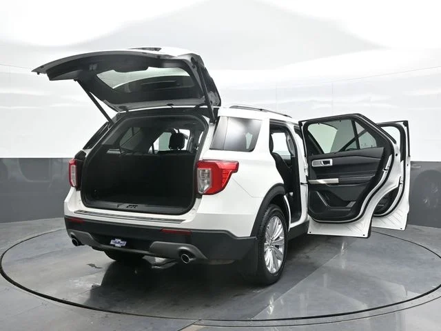 Used 2021 White Ford Limited image 29