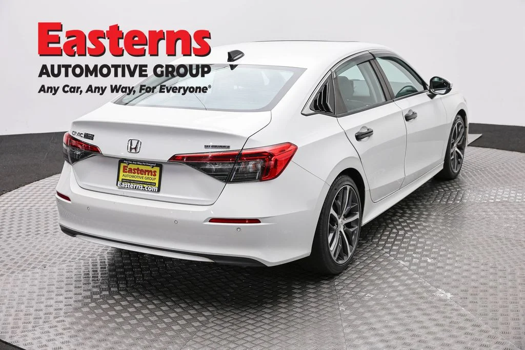 Used 2022 White Honda Touring image 5