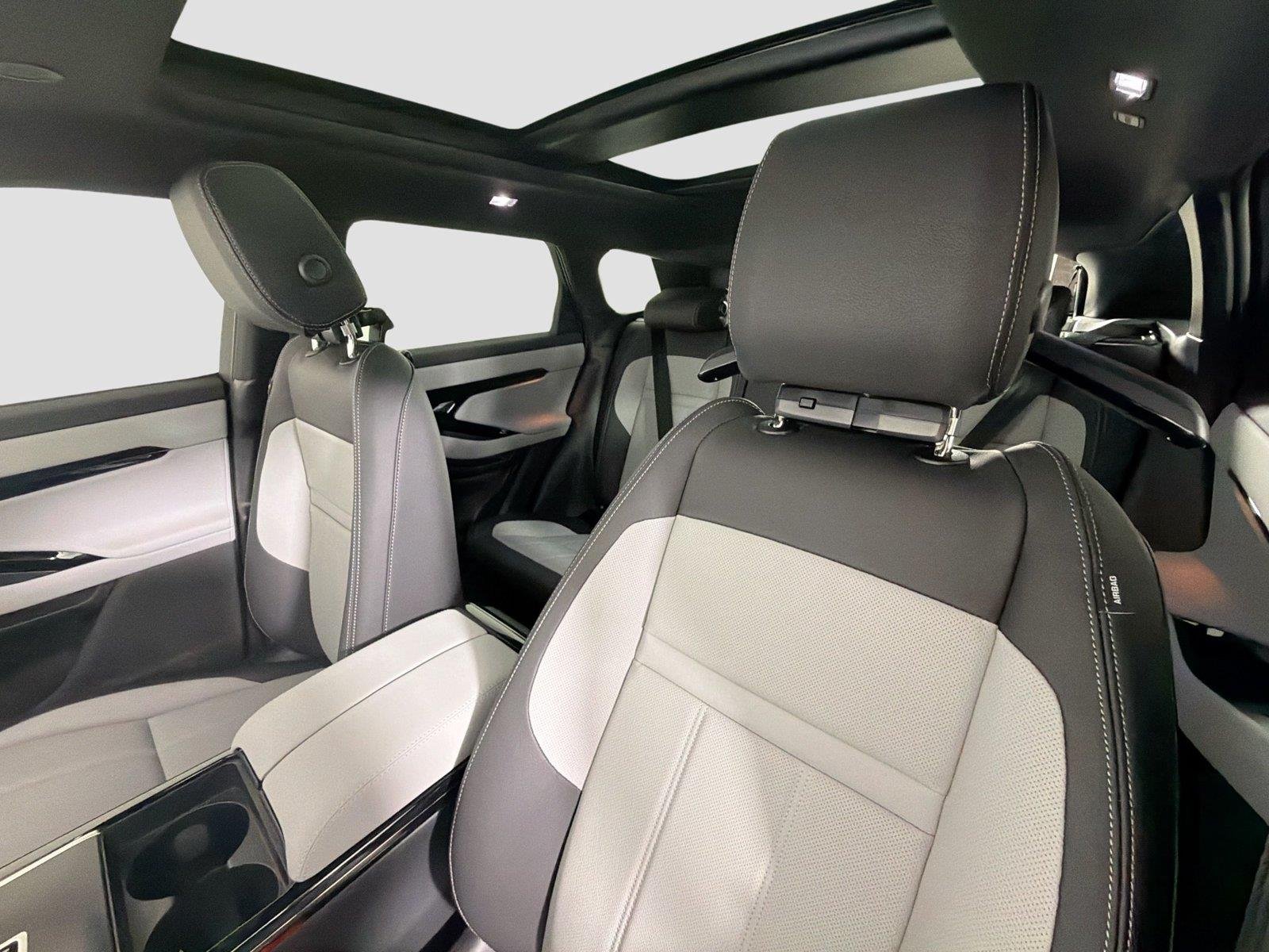New 2026 Fuji White Land Rover Hoxton Edition image 20