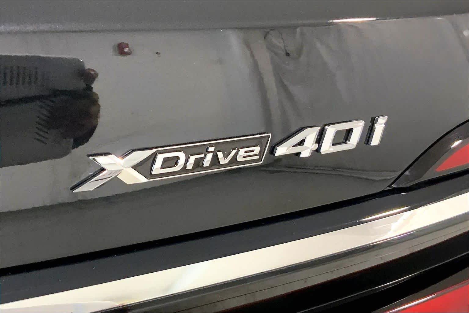 New 2026 Black Sapphire Metallic BMW xDrive40i image 15
