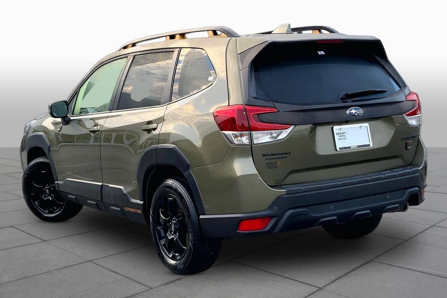 Used 2023 Autumn Green Metallic Subaru Wilderness image 11