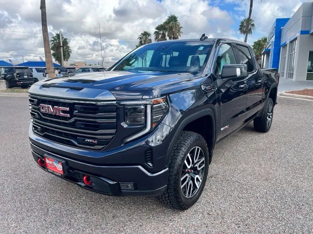 Used 2022 TITANIUM RUSH METALLIC GMC AT4 image 3