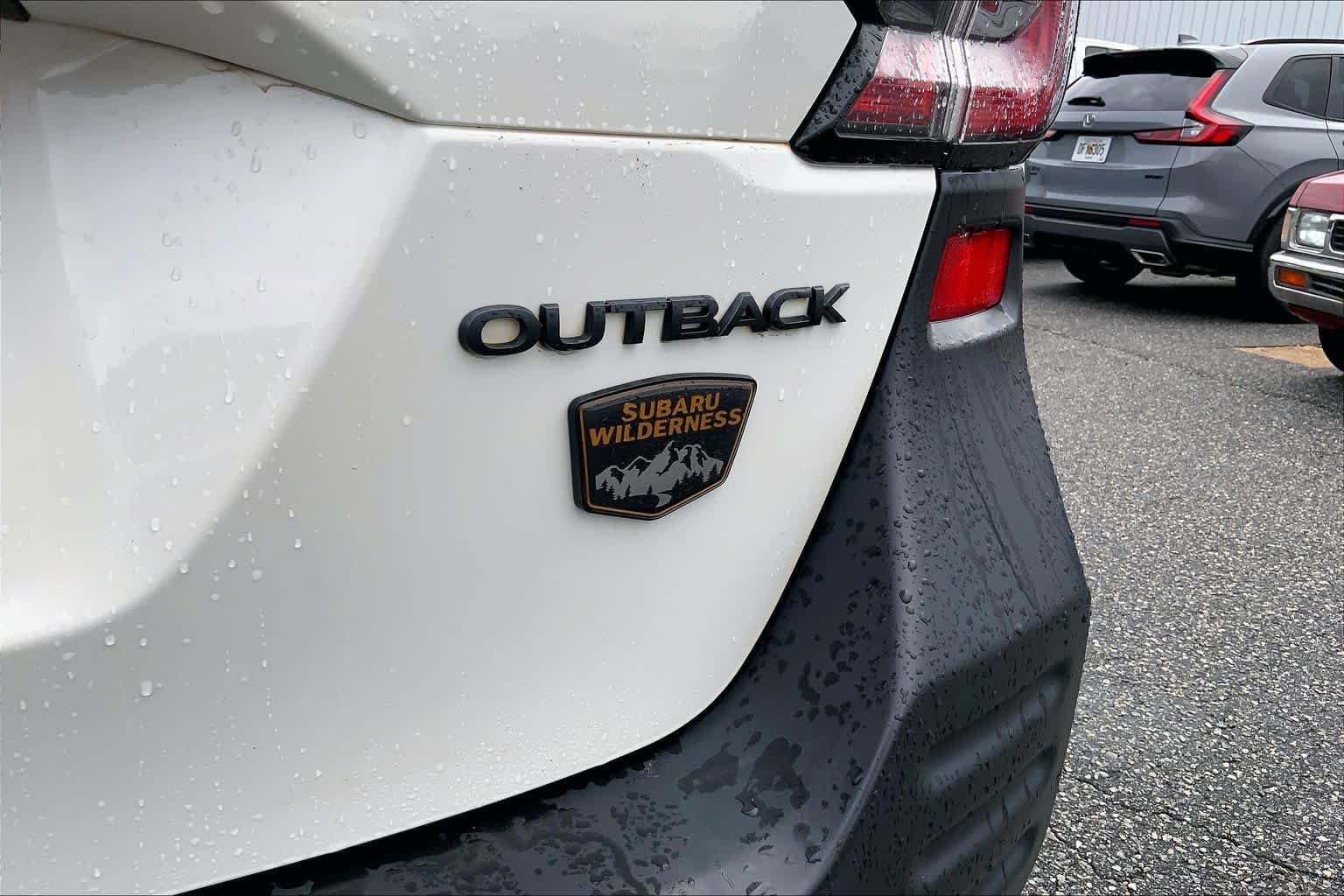 Used 2022 Crystal White Pearl Subaru Wilderness image 9