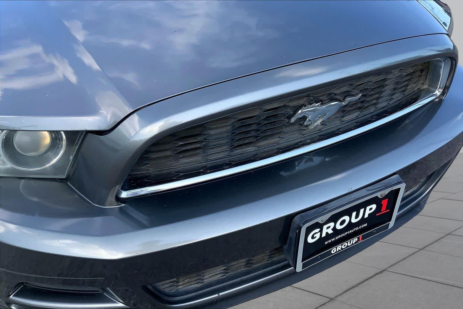 Used 2014 Sterling Gray Metallic Ford V6 Premium image 25