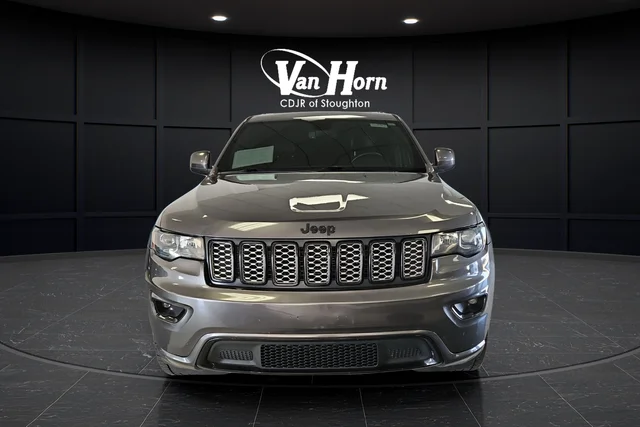 Used 2018 Jeep Grand Cherokee Altitude with VIN 1C4RJFAG2JC501281 for sale in Stoughton, WI