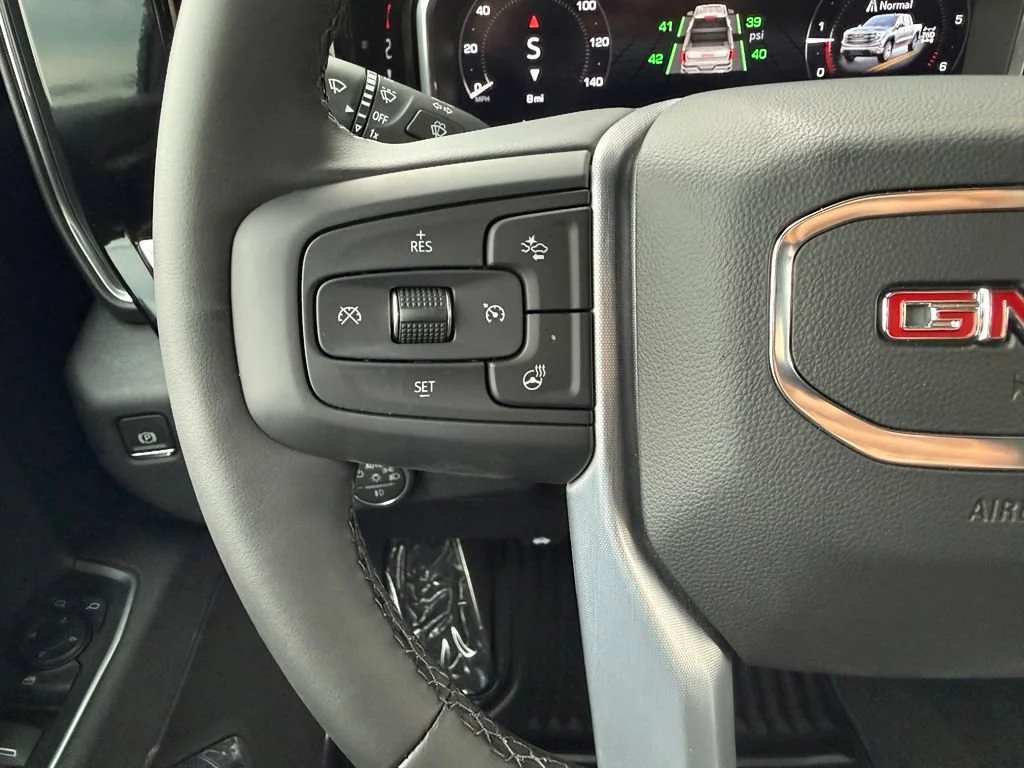 Used 2026 Onyx Black GMC Elevation image 18