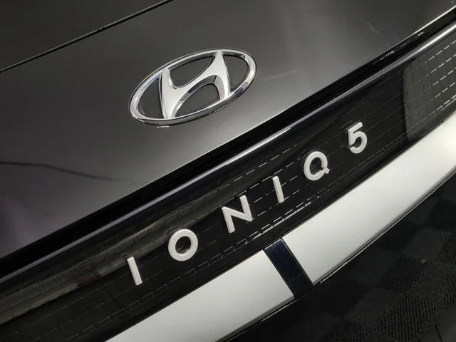 Used 2024 Black Hyundai SEL image 9