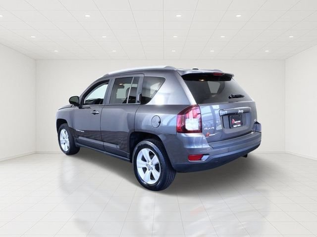 Used 2015 Gray Jeep Latitude image 4
