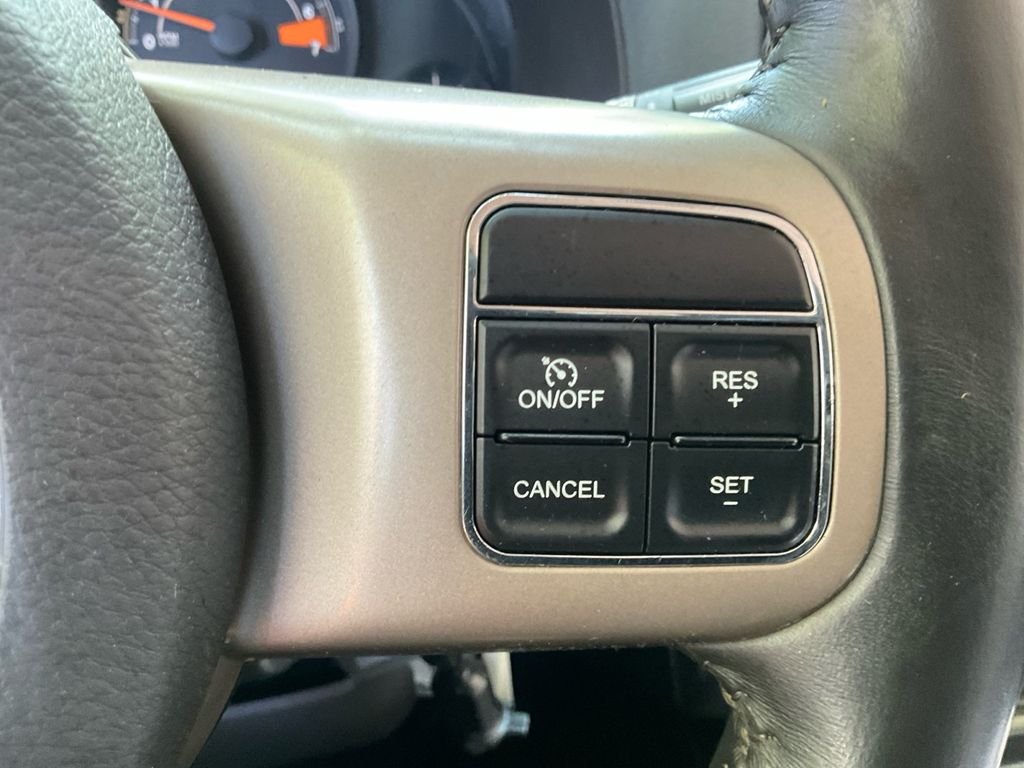 Used 2016 Green Jeep Sport image 33