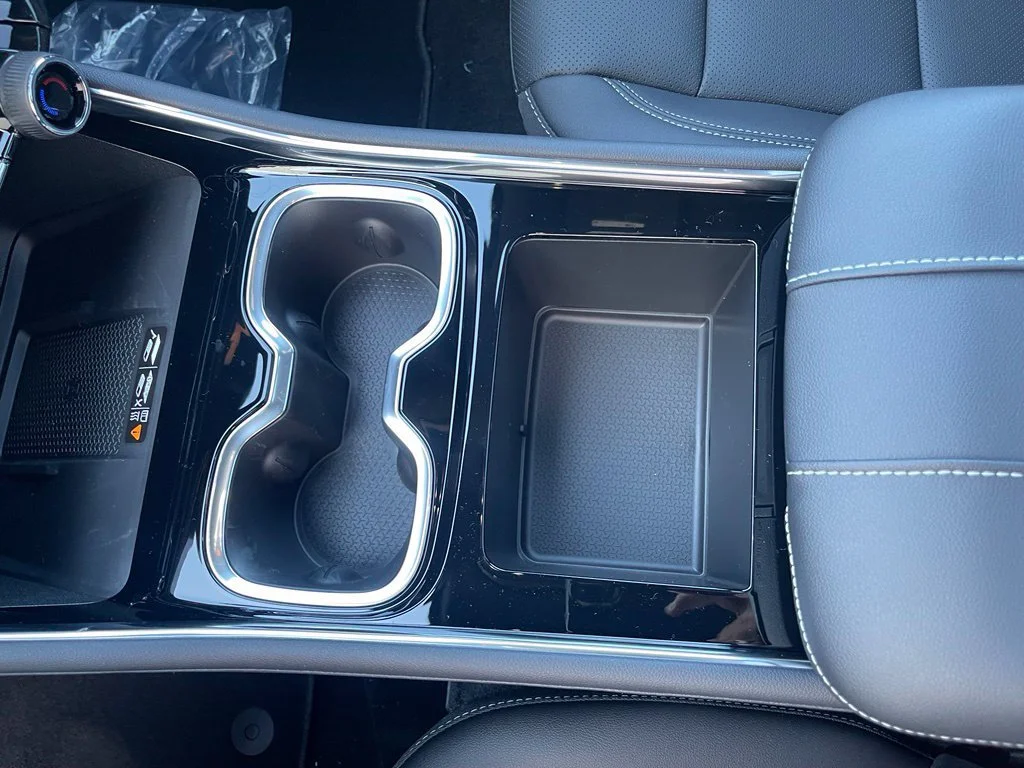 New 2027 Polar White Tricoat Chevrolet LT image 20