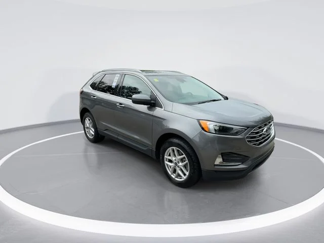 Used 2022 Gray Ford SEL image 2