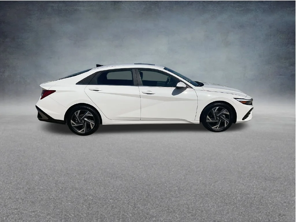 Used 2025 White Hyundai Limited image 8