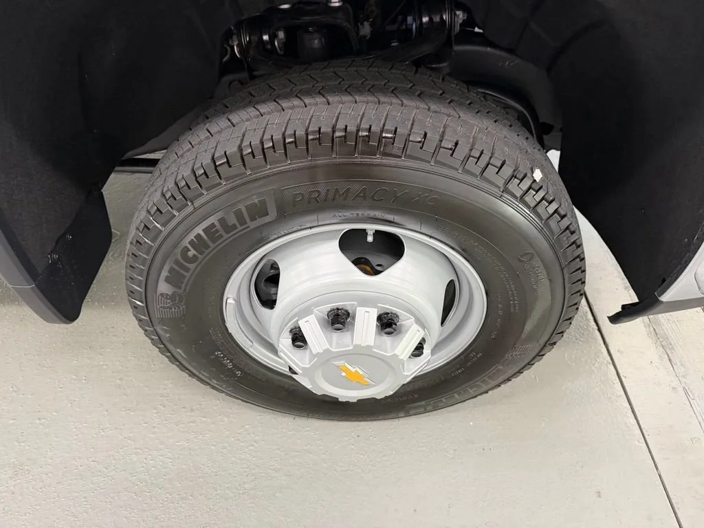 New 2026 Summit White Chevrolet Work Truck image 4