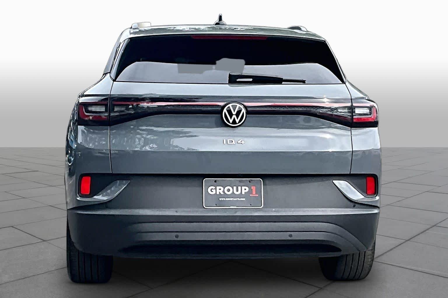Used 2024 Pure Gray Volkswagen S image 4