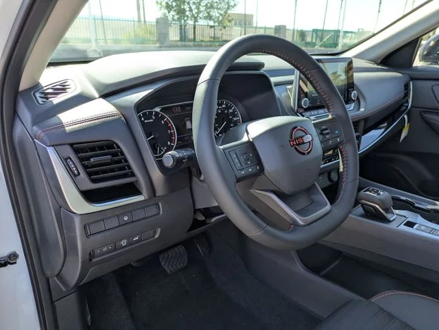 New 2026 Everest White Pearl TriCoat Nissan Rock Creek® image 5