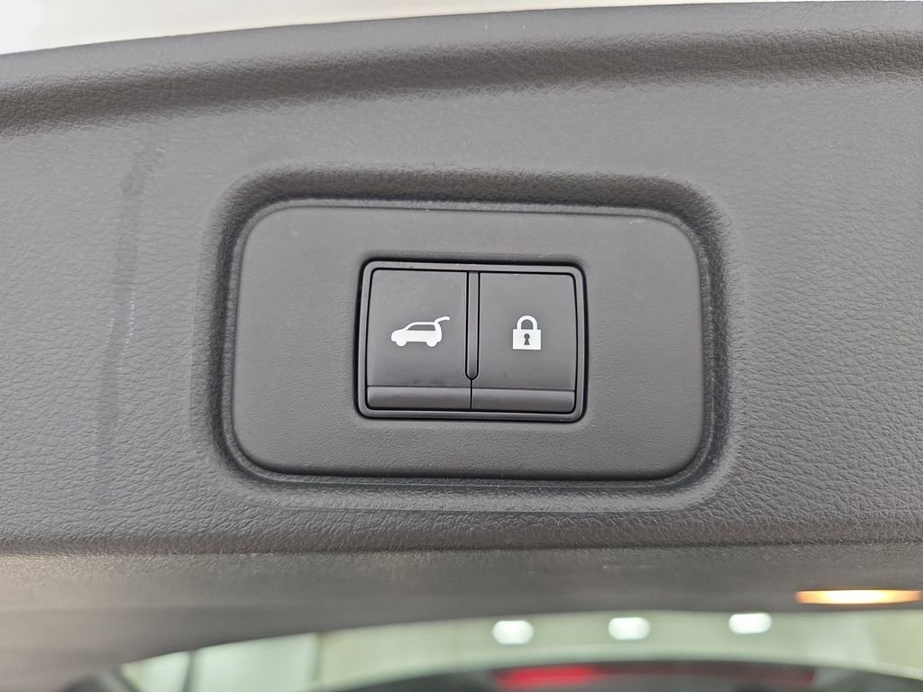 Used 2023 Pearl White Tricoat Nissan SL image 34