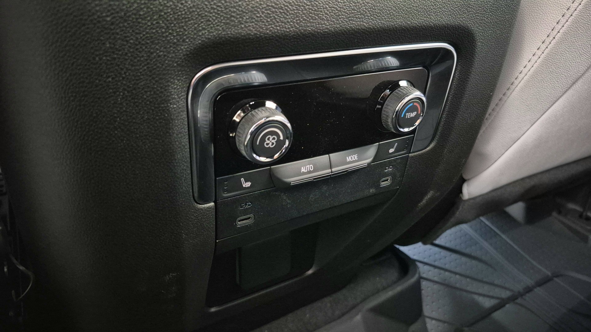 2026 Chevrolet Tahoe Premier - Photo 30