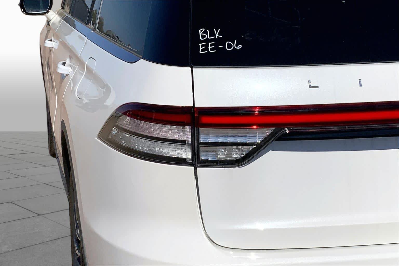 New 2026 Pristine White Metallic Tri-Coat Lincoln Premiere® image 14