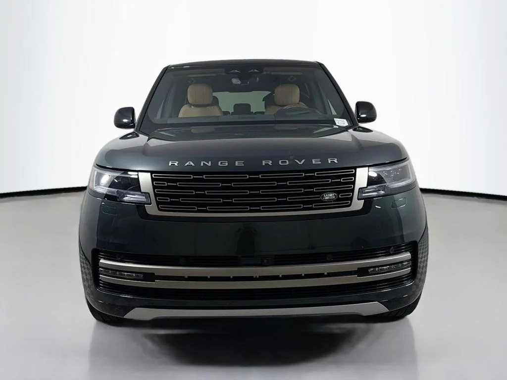 New 2026 Belgravia Green Land Rover SE LWB 7-Seats / V8 image 2