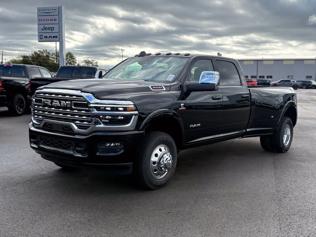 New 2026 Diamond Black Crystal Pearl-Coat Exterior Paint RAM Limited image 3