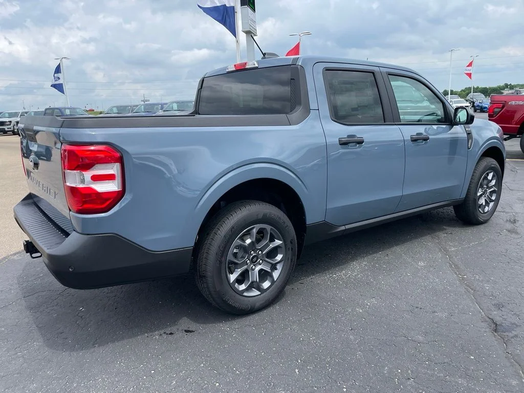 New 2026 Azure Gray Metallic Tri-Coat Ford XLT image 4