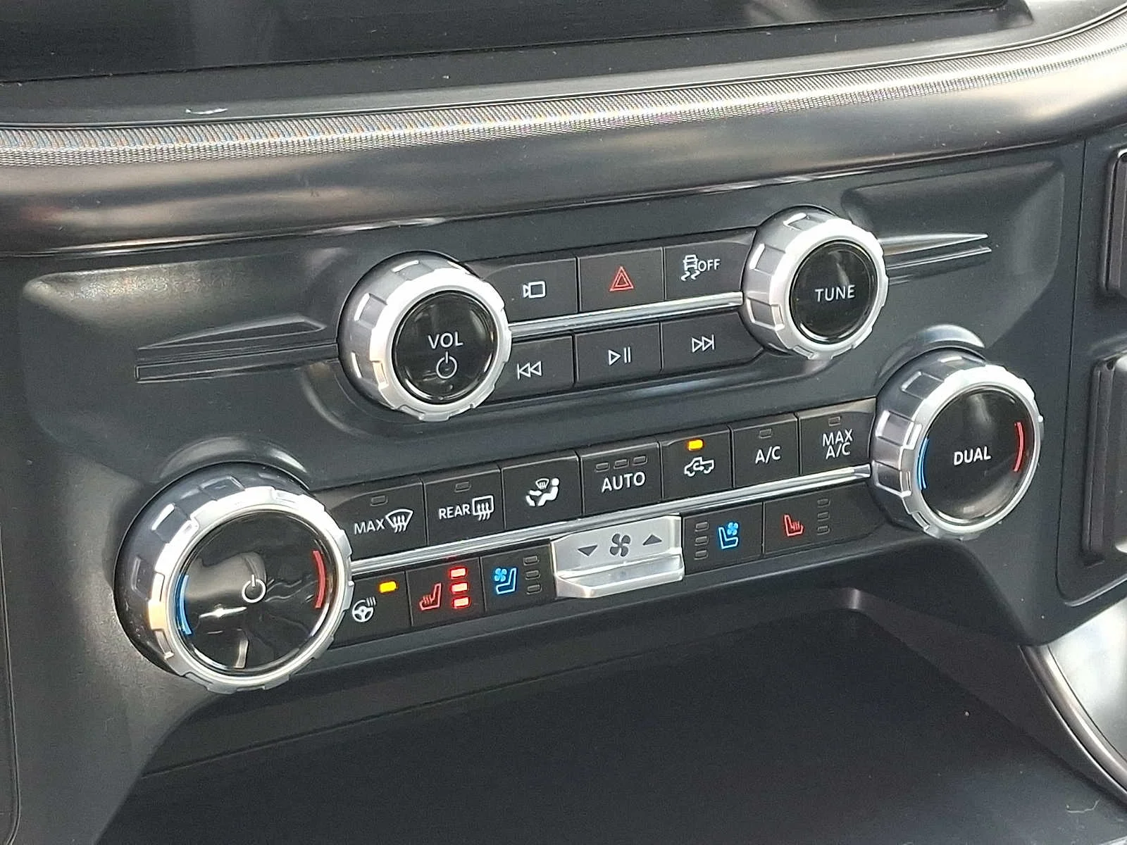 Used 2025 Agate Black Ford LARIAT image 16