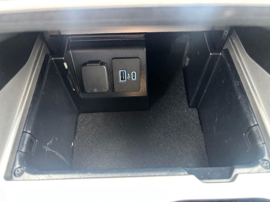 Certified Used 2022 Black Metallic Ford XLT image 40
