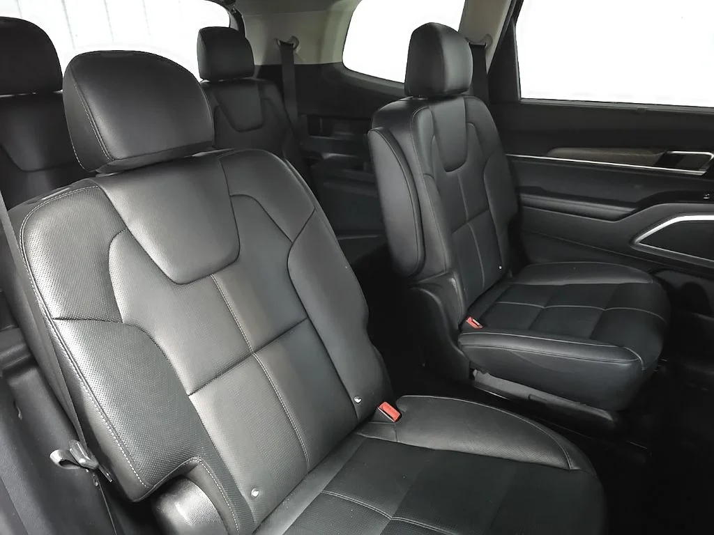 Used 2021 Gray Kia EX image 17