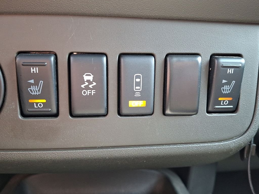 Used 2019 Silver Nissan SV image 25