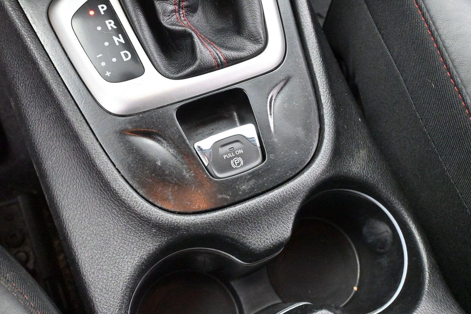 Used 2018 Diamond Black Crystal Pearlcoat Jeep Trailhawk image 19