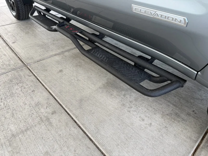 Used 2025 Sterling Metallic GMC Elevation image 28