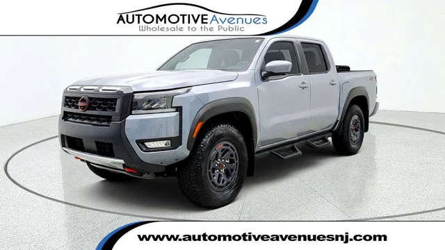 2026 Nissan Frontier Crew Cab 4x4 PRO-4X w/ Convenience Pkg, Tonneau & Step Rails