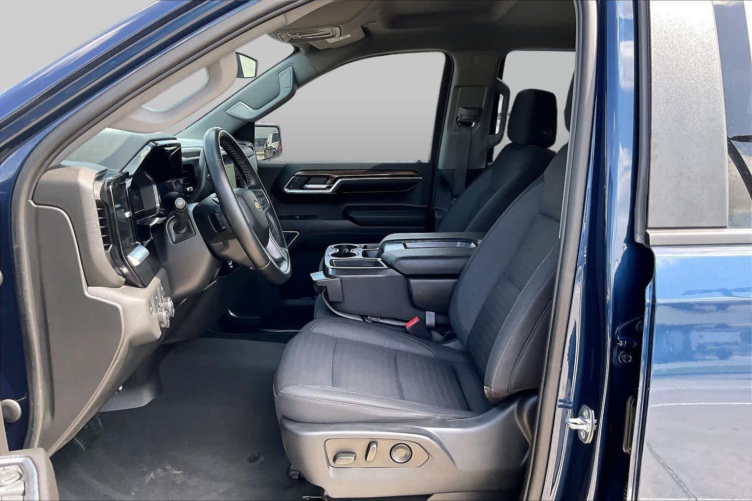 Used 2023 Northsky Blue Metallic Chevrolet LT image 8