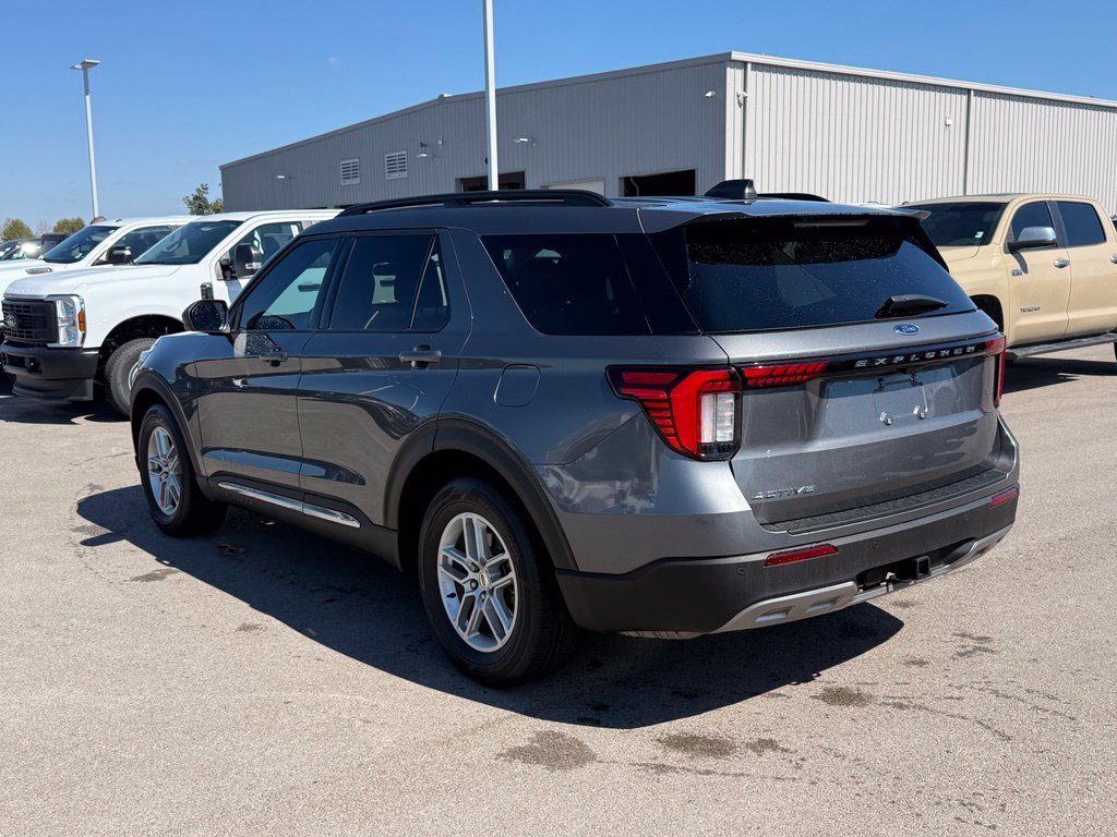 Used 2025 Gray Ford Active image 18