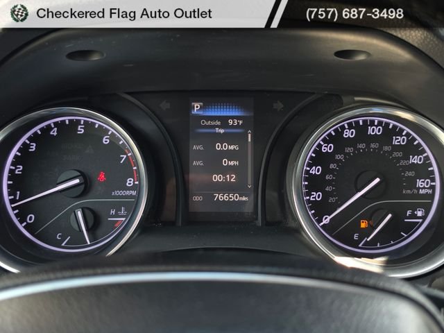 Used 2018 Super White Toyota SE image 11