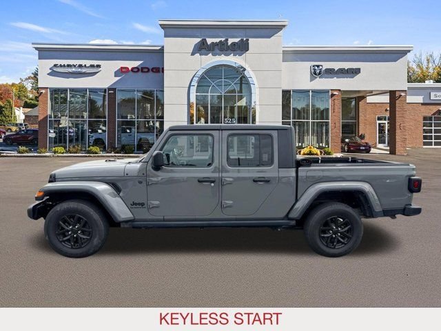 Certified Used 2022 Gray Jeep Altitude image 5