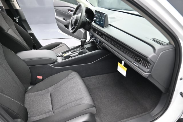New 2026 Platinum White Pearl Honda LX image 20
