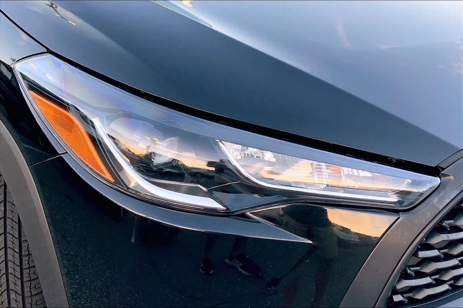 Used 2022 Jet Black Toyota L image 24