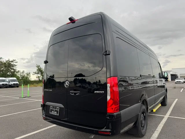 New 2026  Mercedes-Benz Passenger 170 WB image 31