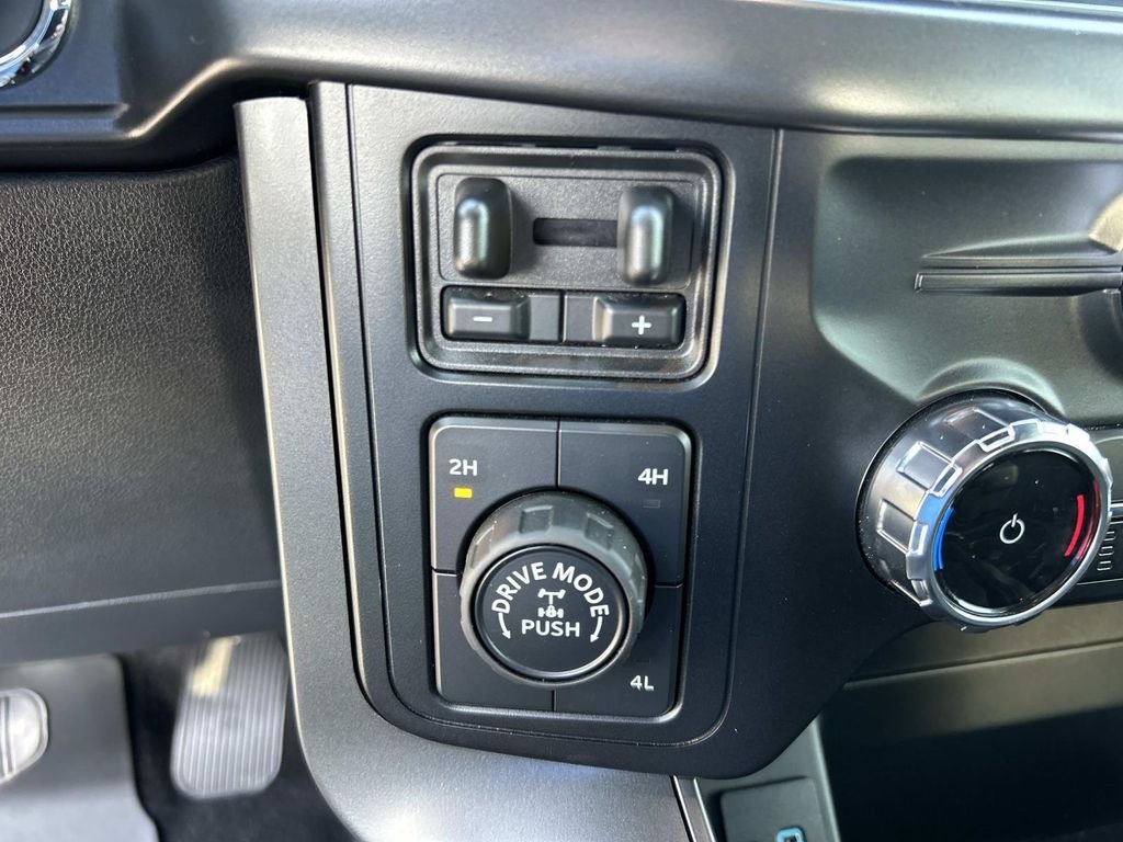 Certified Used 2024 Avalanche Ford XLT image 34