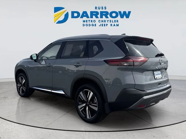 Used 2023 Gray Nissan SL image 3