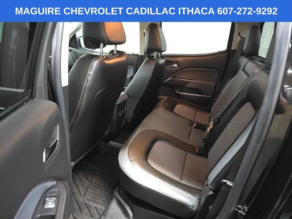 Used 2019 BLACK Chevrolet 4WD Z71 image 30