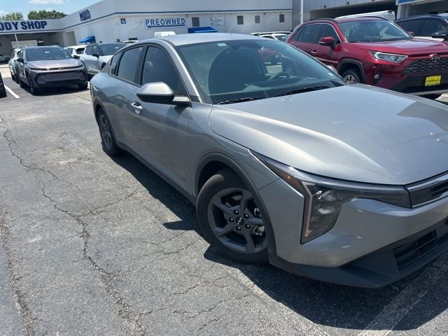 2025 Kia K4 LXS AT's photo