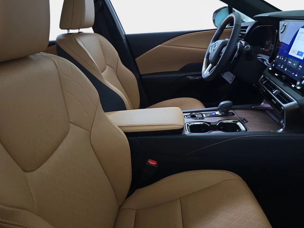 New 2026 Eminent White Pearl Lexus PREMIUM PLUS image 9
