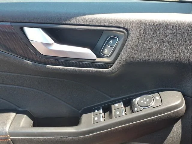 Used 2025  Ford ST-Line Select image 17