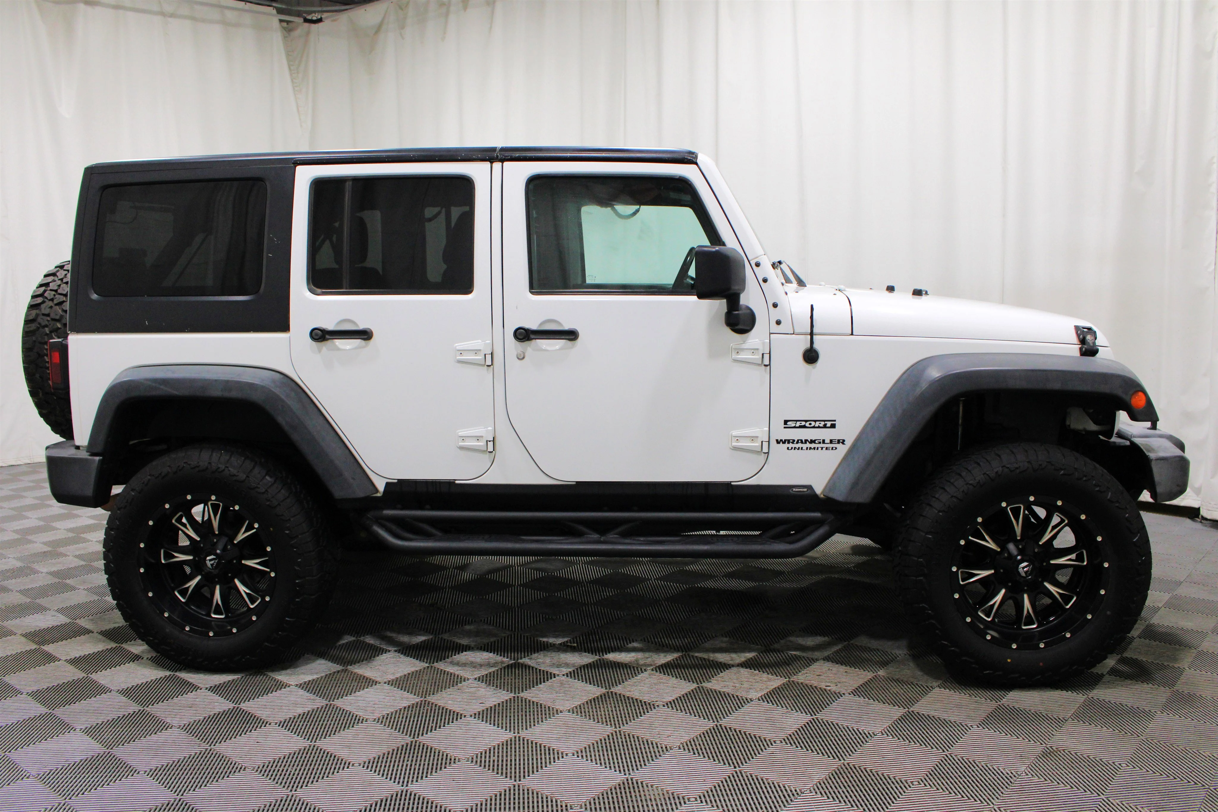 Used 2016 Bright White Clearcoat Jeep Sport image 23